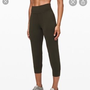 Lululemon cropped align joggers leggings 23”